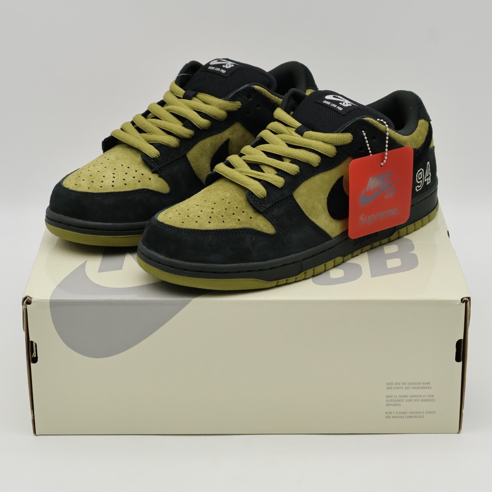 HQ8487-300 Supreme Nike SB Dunk Low Camper Green (Asia Exclusive) (Men's)