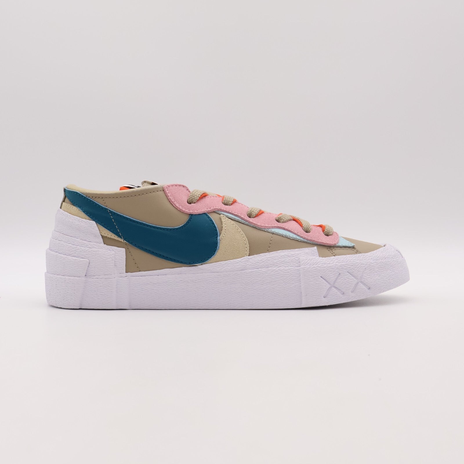 DM7901-200 KAWS sacai Nike Blazer Low Reed Brown Beige Ivory Blue Orange (Men's)