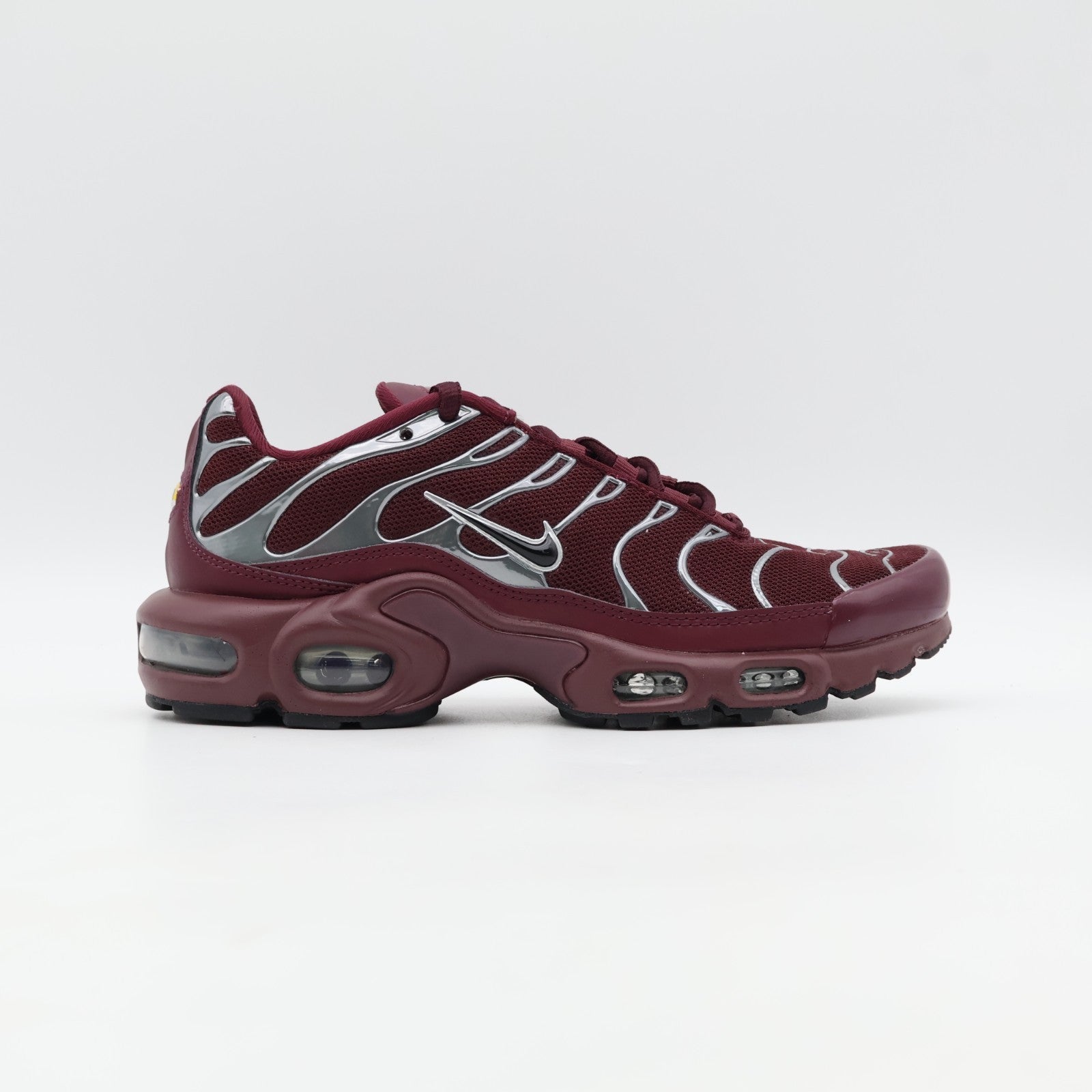 HJ9743-600 Nike Air Max Plus SE Night Maroon Dark Team Red Metallic (Women's)
