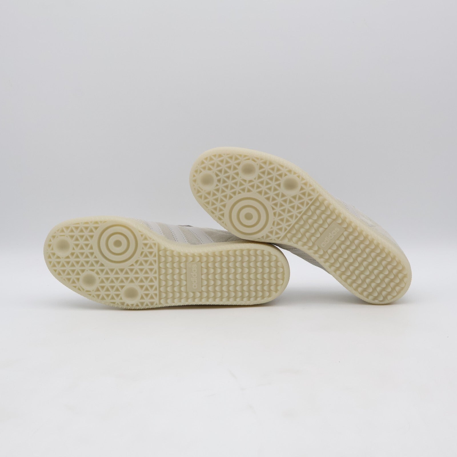 JP5860 adidas Originals Samba Chalk White Grey One Carbon (Men's)