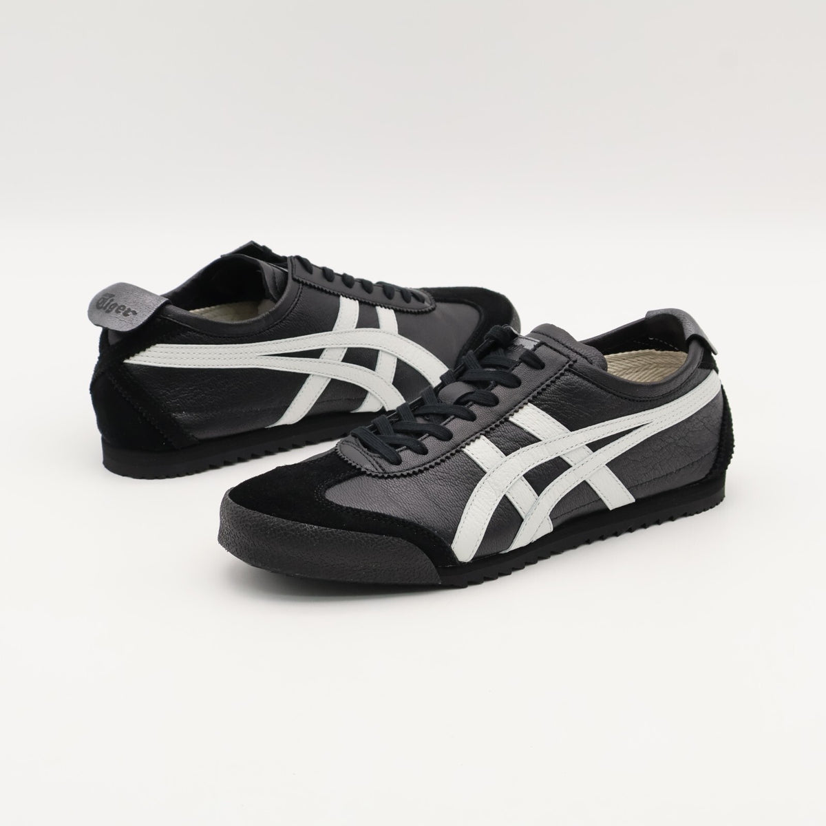 1182A465-001 Onitsuka Tiger NIPPON MADE Mexico 66 Deluxe Black White (Women's)