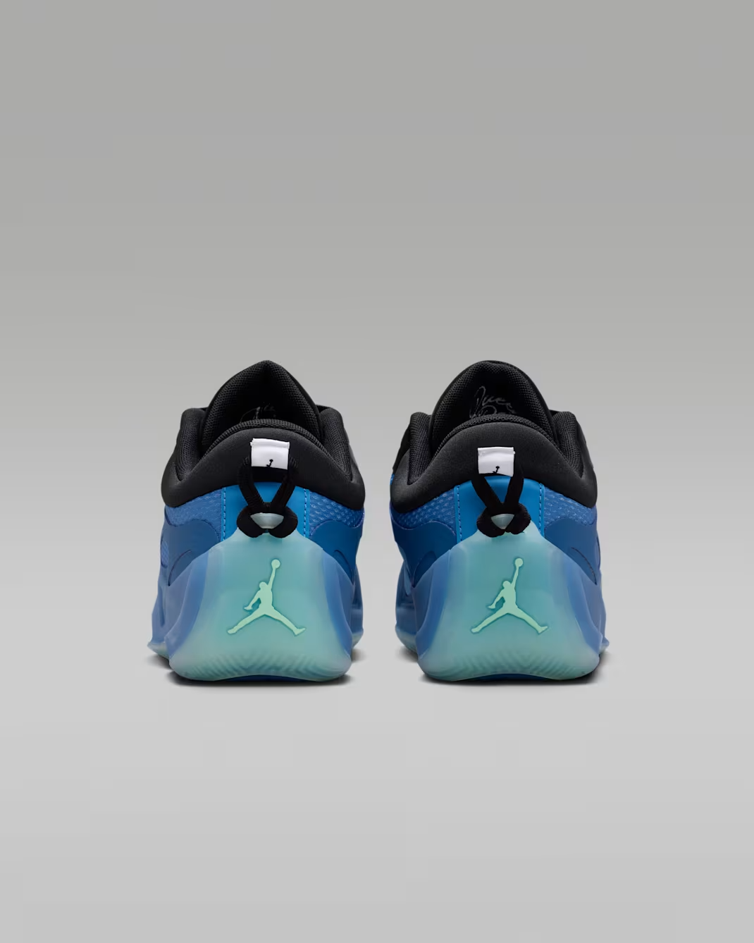 IR0955-400 Nike Jordan Heir Series 2 (IR0955-400/IR0956-400) (Women's)
