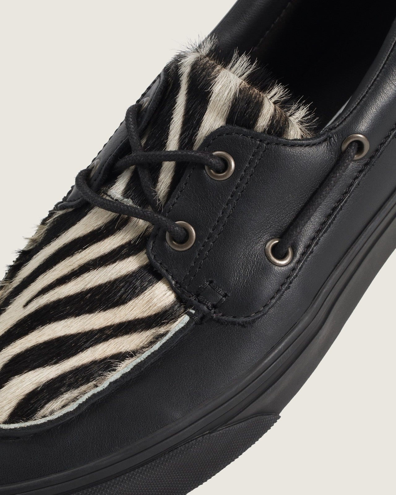 VN000Z96BLA VN000Z96BLA Vans 2 Eyelet Boat Shoe Pony Hair Black (Men's)