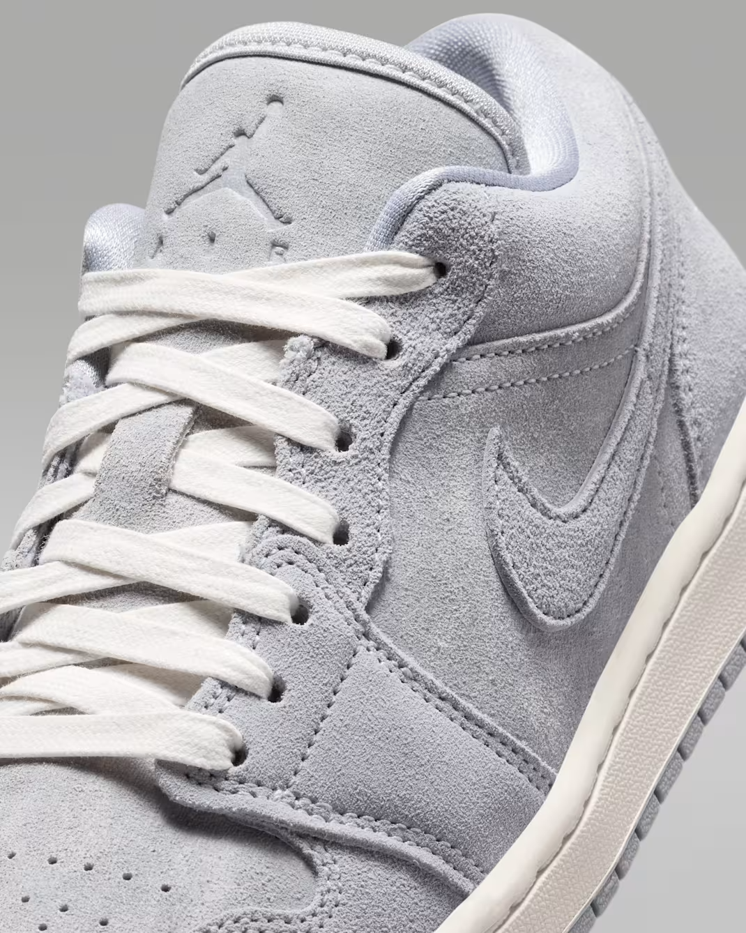 IW0819-498 NIKE Air Jordan 1 Low "Wolf Grey" (Women's)