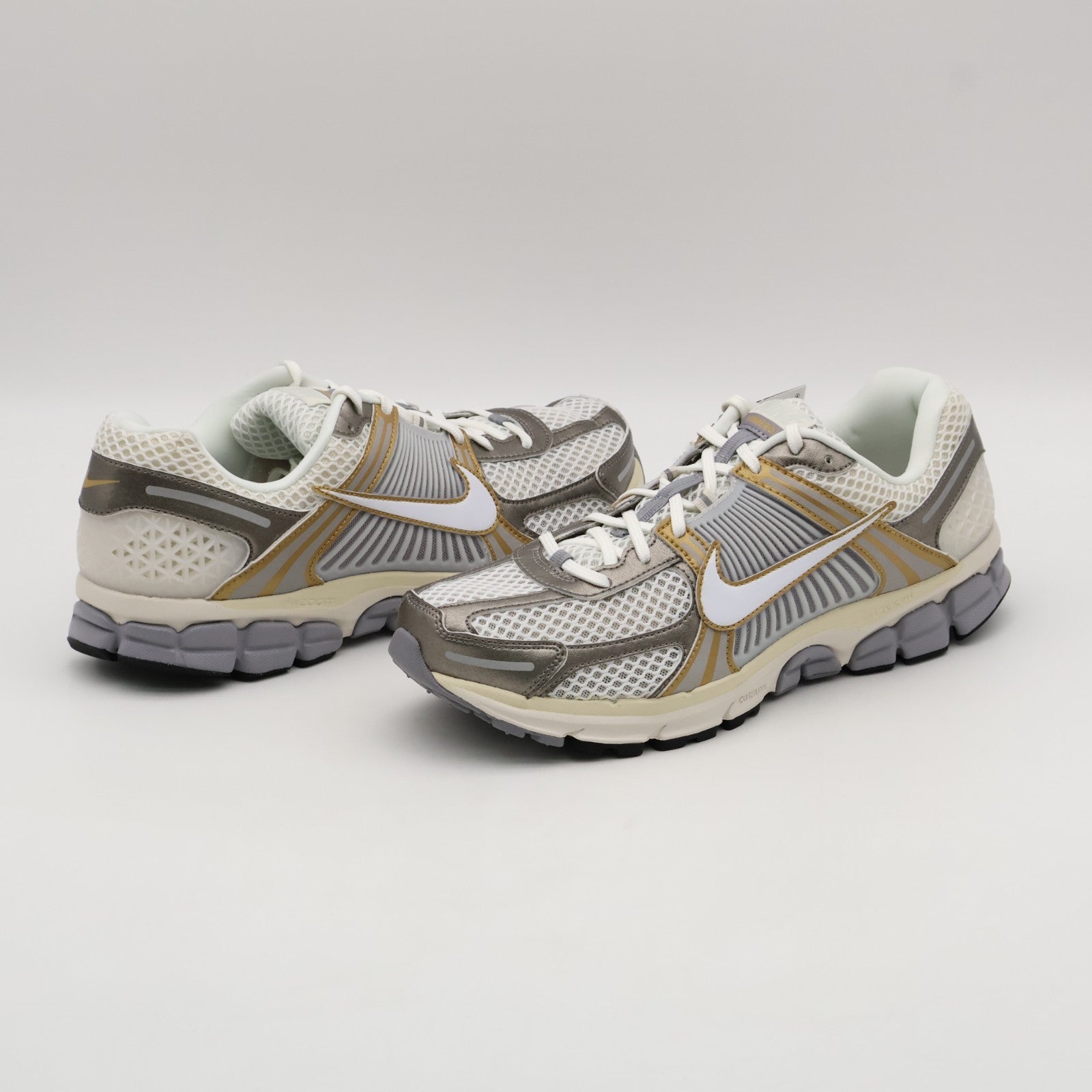 HJ7247-099 Nike Zoom Vomero 5 Platinum Tint Metallic Pewter Metallic Gold (Men's