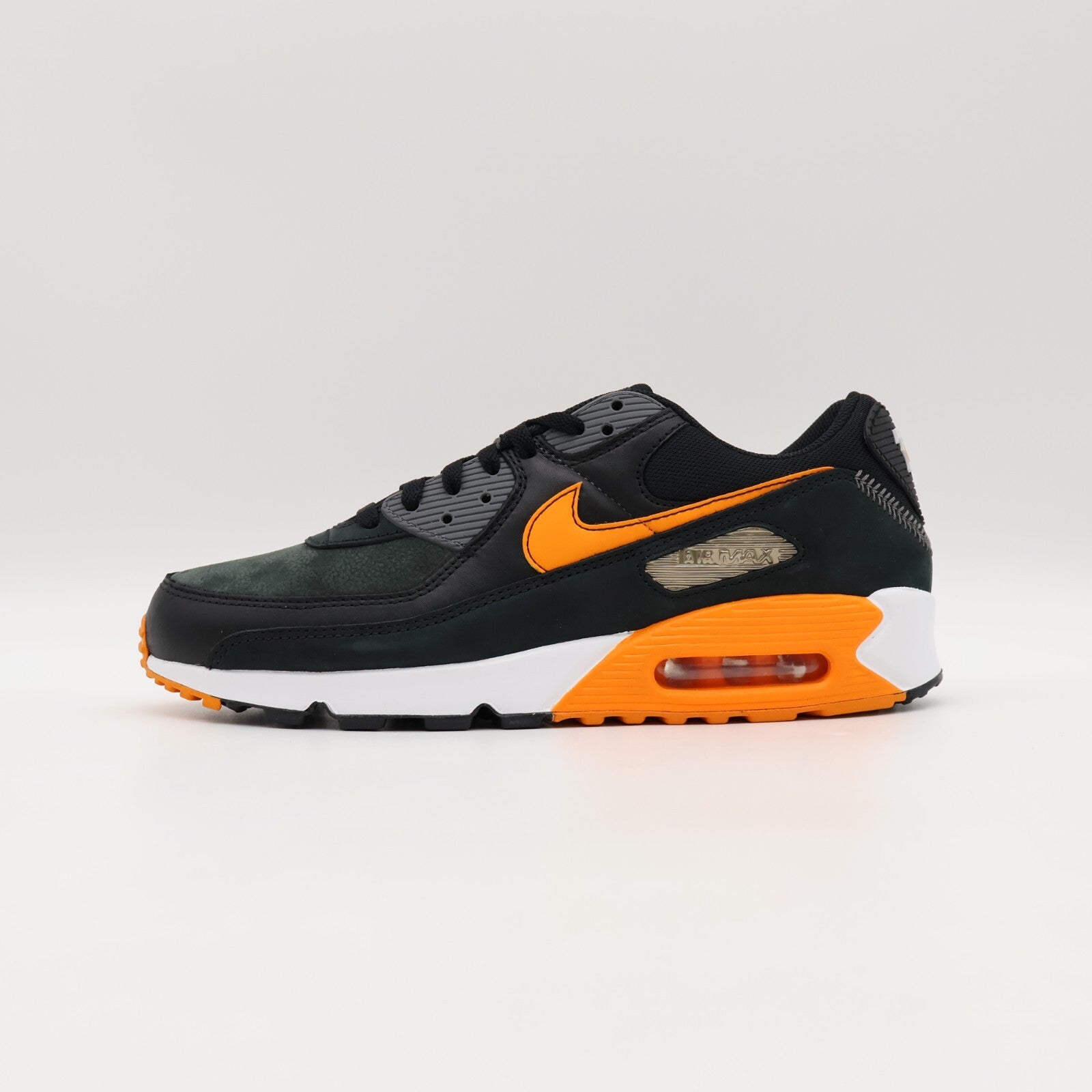 II2353-001 Nike Air Max 90 Tokyo Giants (Men's)