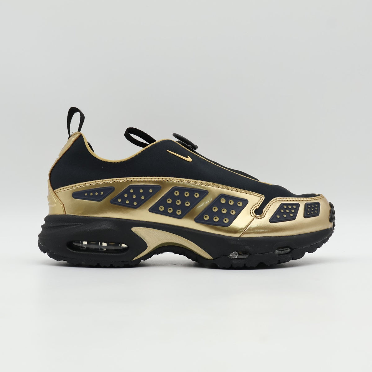 HJ4130-002 Nike Air Max SNDR Black and Metallic Gold (Women's)