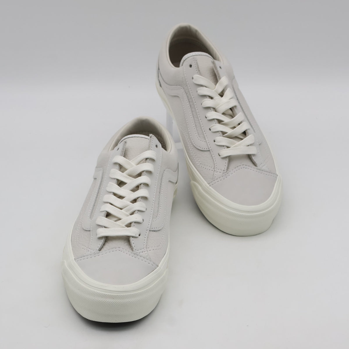VN000D57WHT Vans Premium Old Skool 36 Le Marais White (Men's)