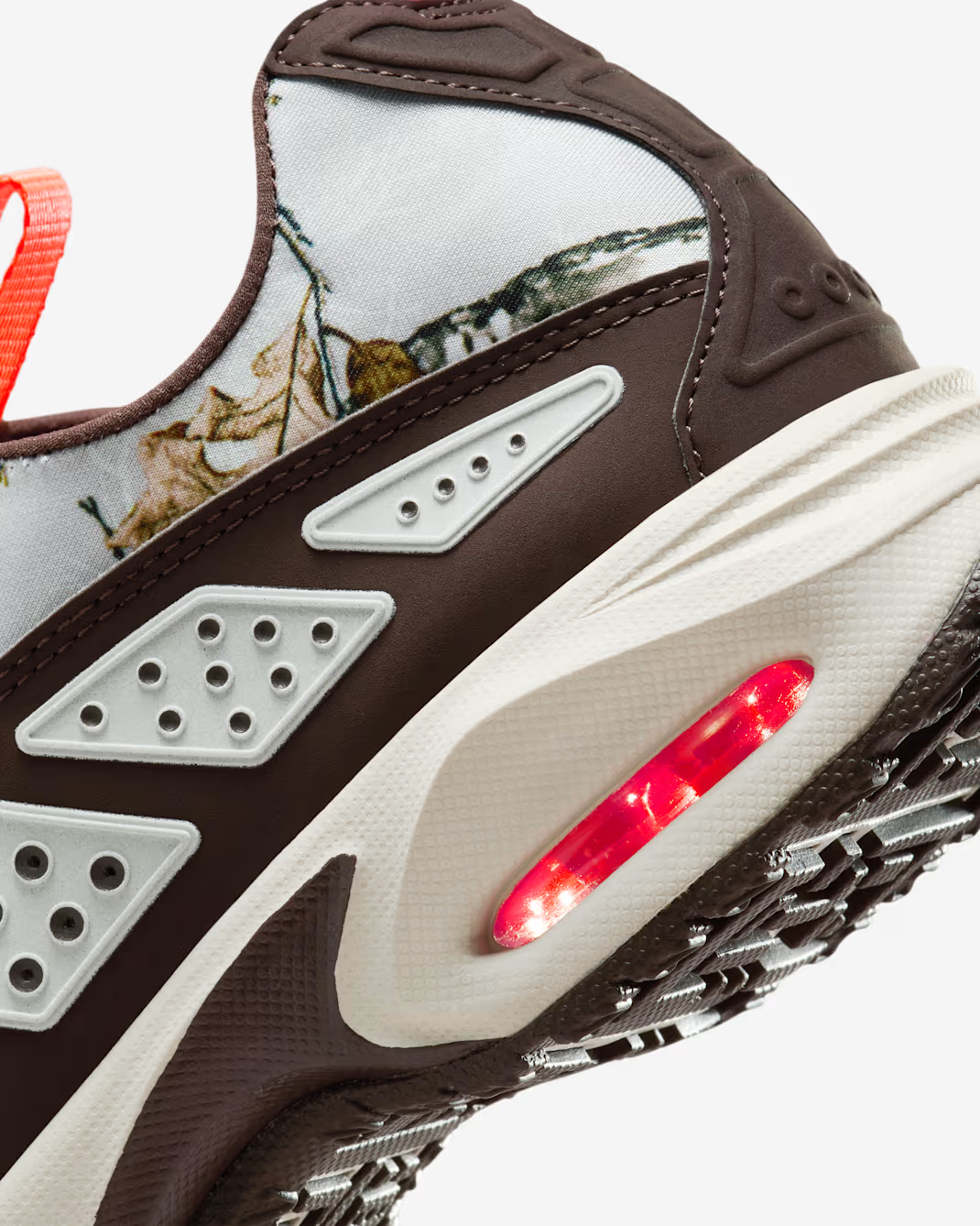 IB2476-100 Nike Air Max SNDR Light Orewood Brown Baroque Brown