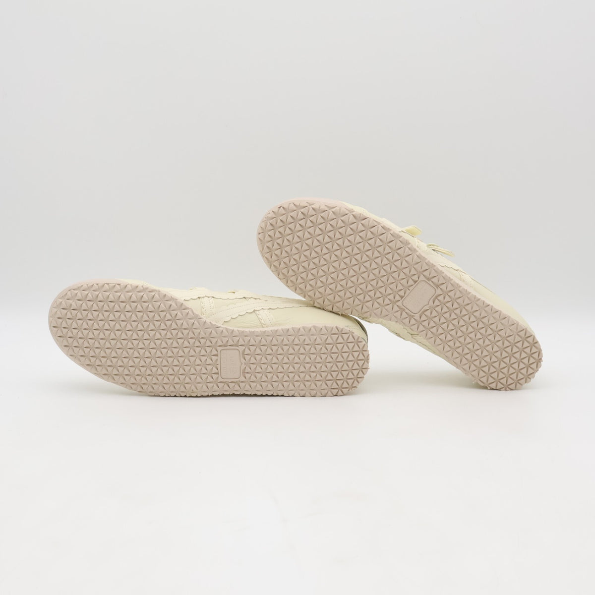 1182A660-752 Onitsuka Tiger Mexico 66 TGRS Ivory Cream (Women's)