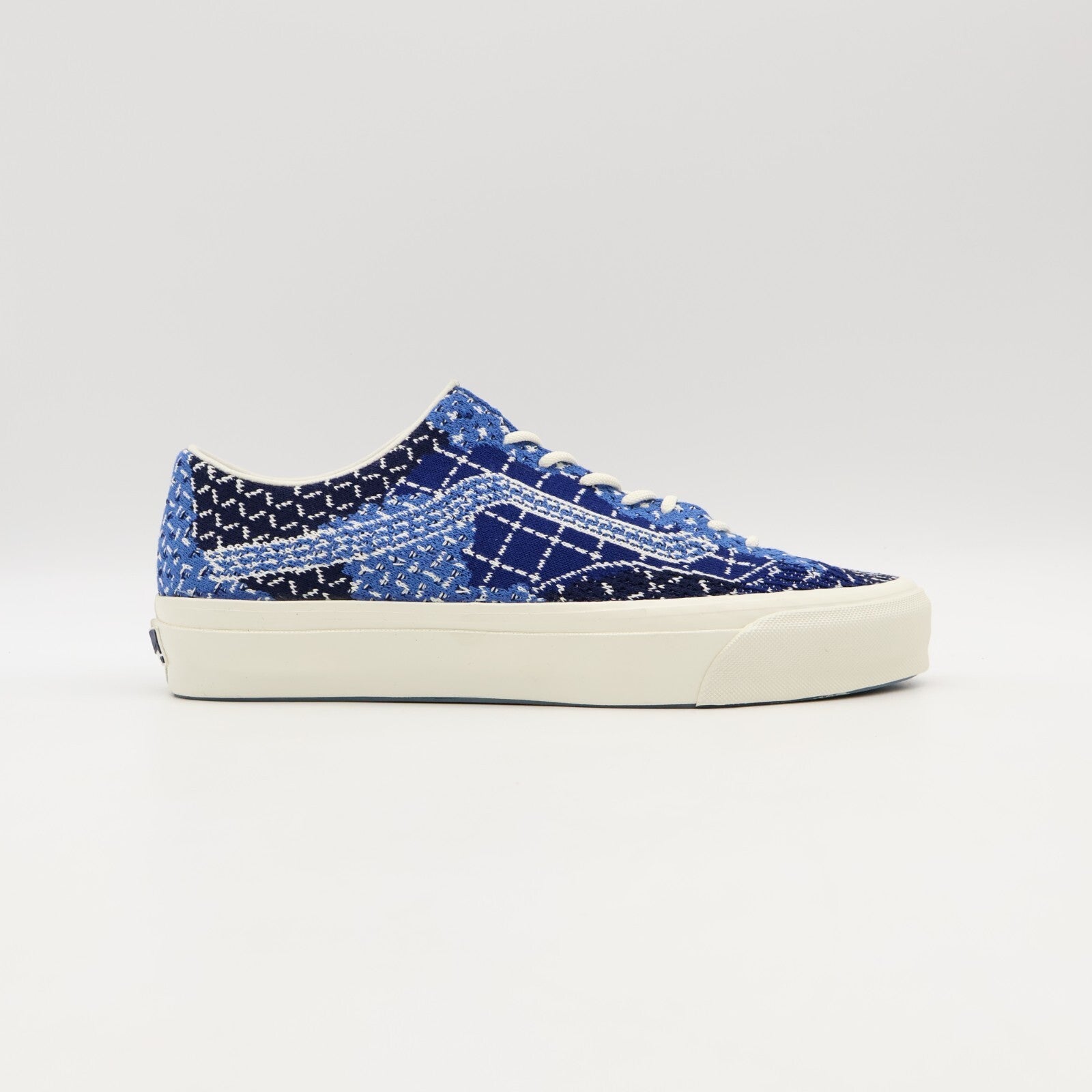 VN000SHXBLU FDMTL Ã OTW by Vans Old Skool 36 Denim (Men's)