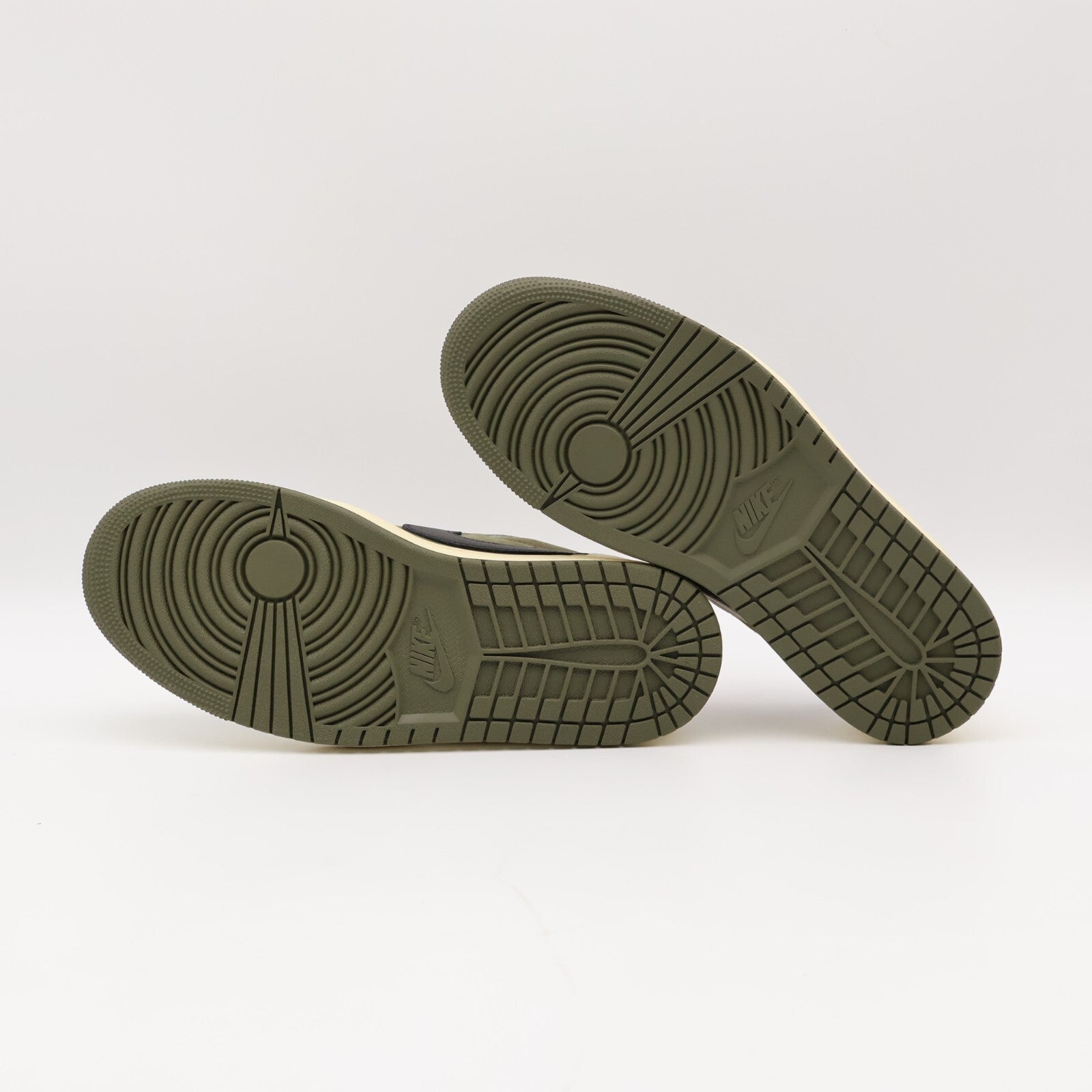 DM7866-200 Travis Scott Nike Air Jordan 1 Low OG SP Reverse Olive (Men's)