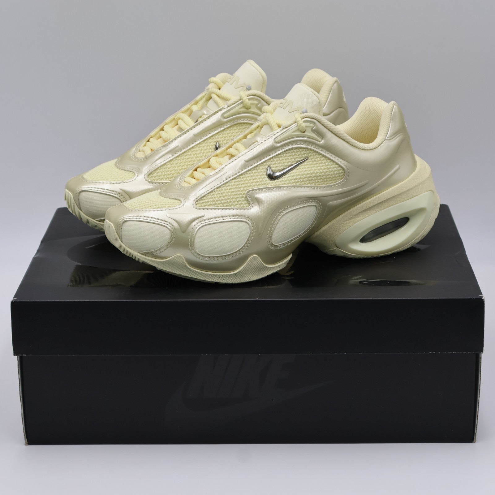 FV1920-700 Nike Women's Air Max Muse Alabaster Metallic Silver (Women's)