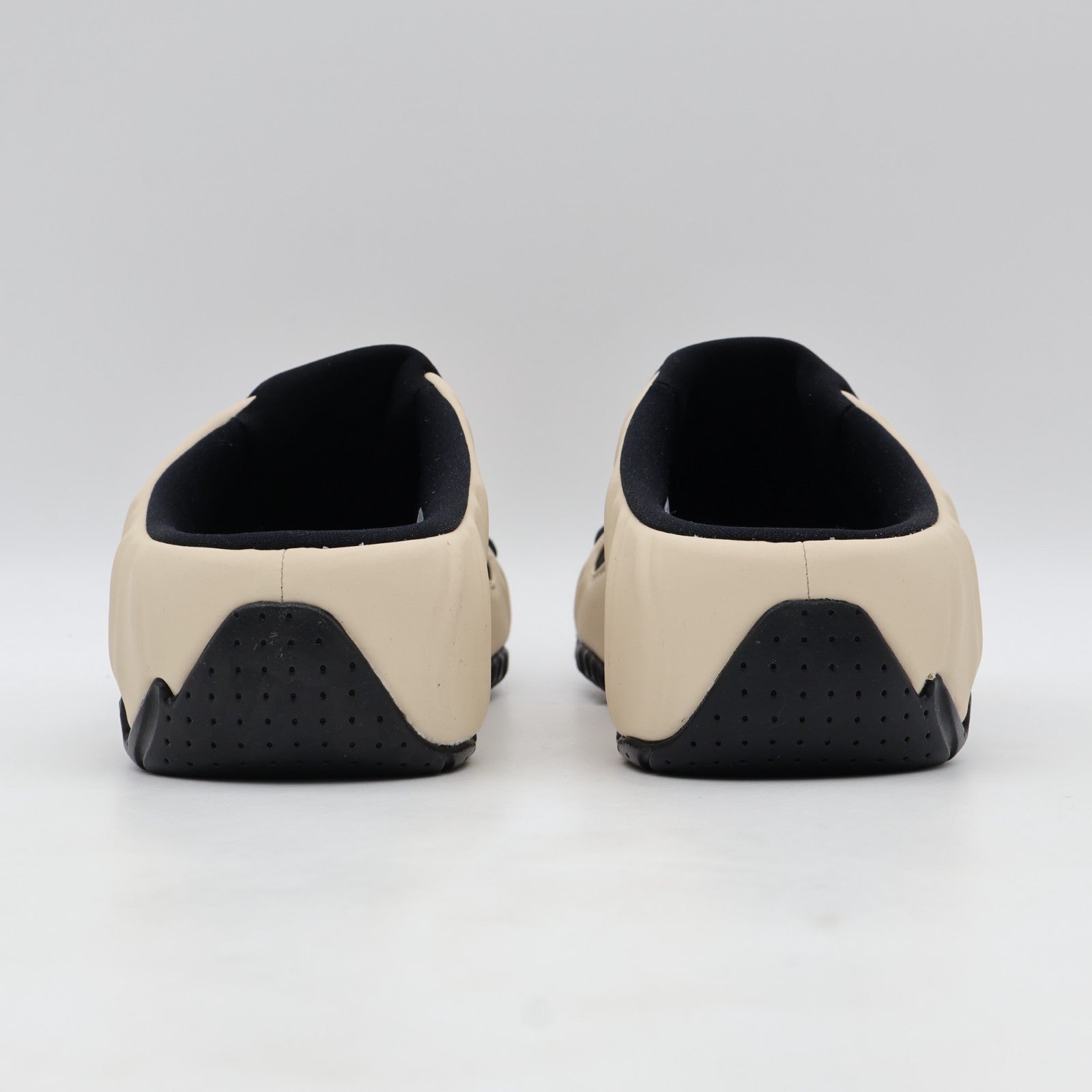 HF6881-100 Nike Clogposite Sand Drift and Black (Men's)