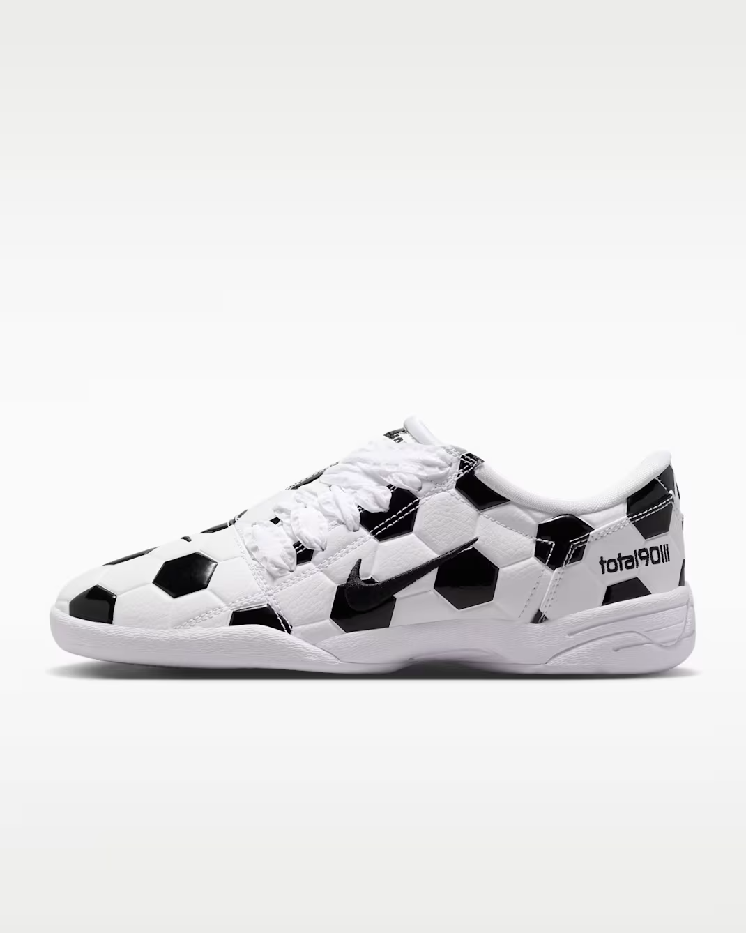 IO2388-100  Nike Total 90 Soccer Ballm White Black (Women's)