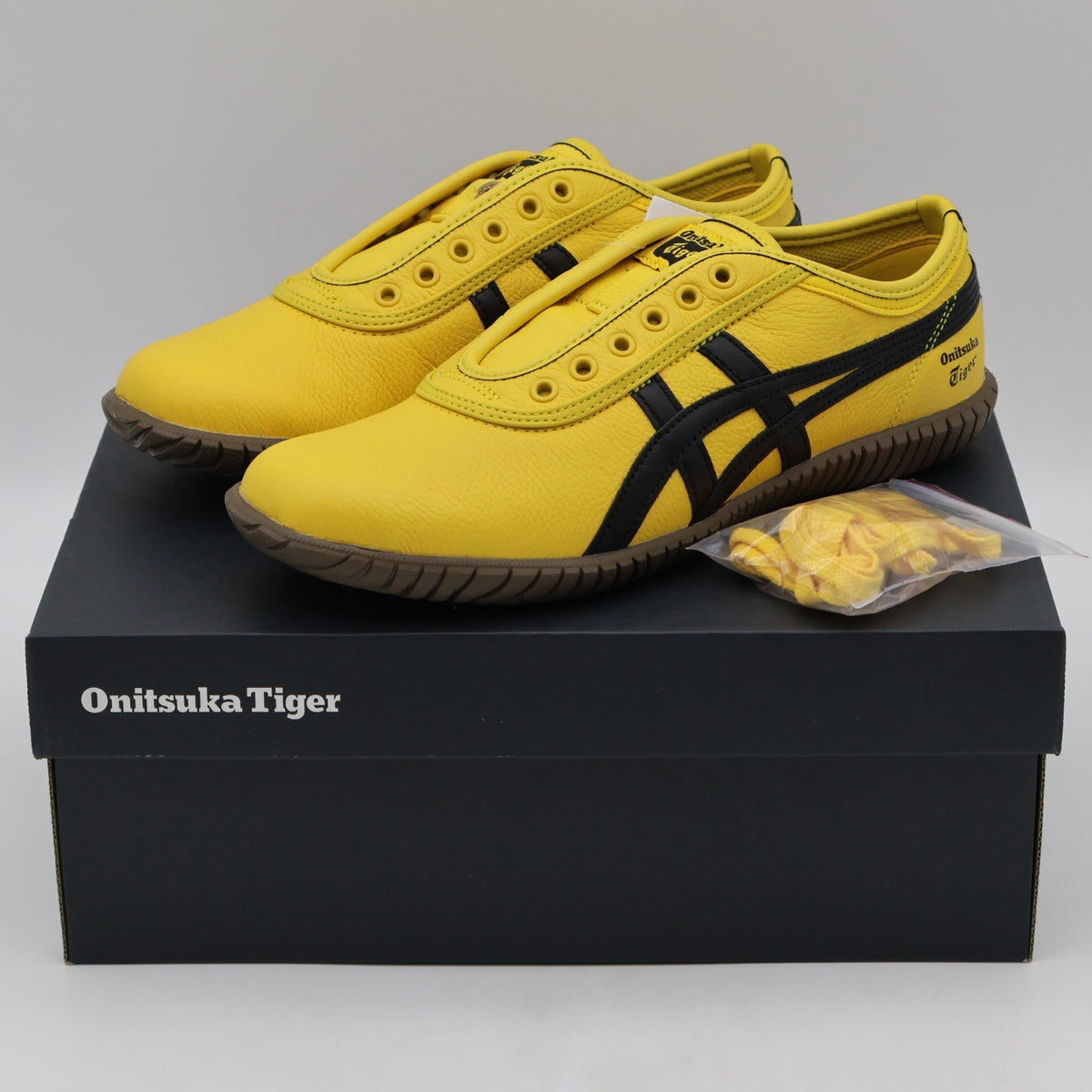 1183C529-750 Onitsuka Tiger Tsunahiki Slip On Sunflower Yellow Black (Men's)