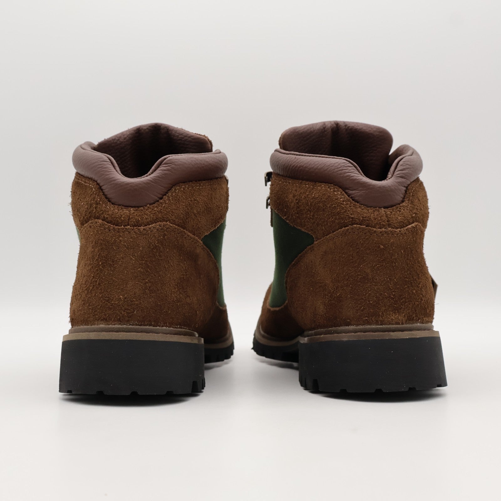 TB0A6EYDW01 the Apartment Timberland Vibram Mash GORE-TEX Brown (Men's)