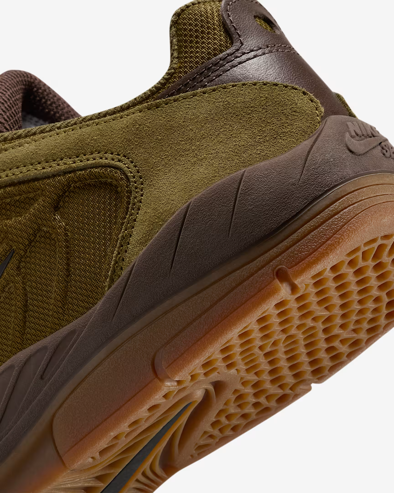FD4691-301 Nike SB Vertebrae Olive Flak Baroque Brown Mosswood Brown (Men's)