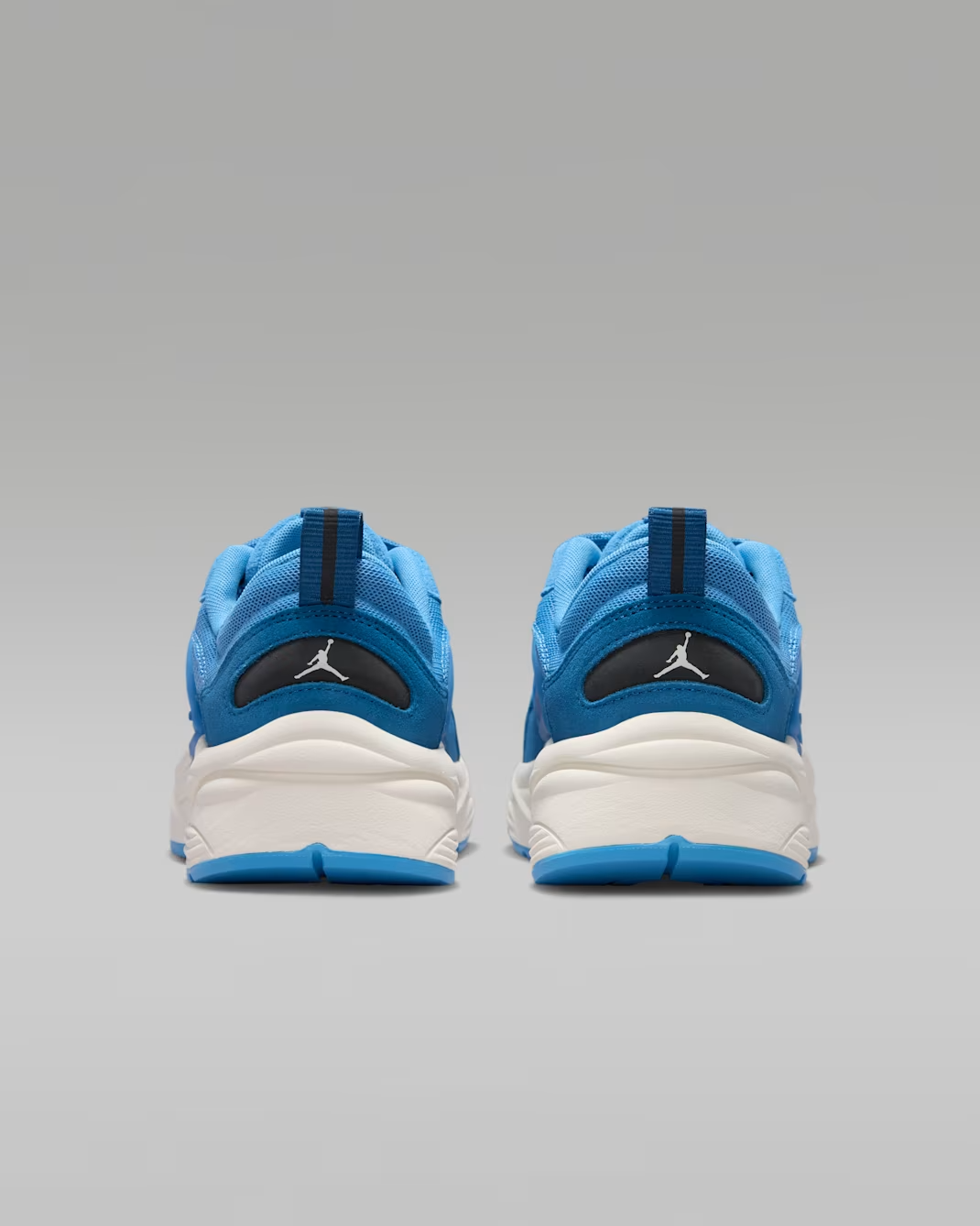 IR1839-400 Nike Jordan Trunner O/S "Blue Beyond/True Blue" (Women's)