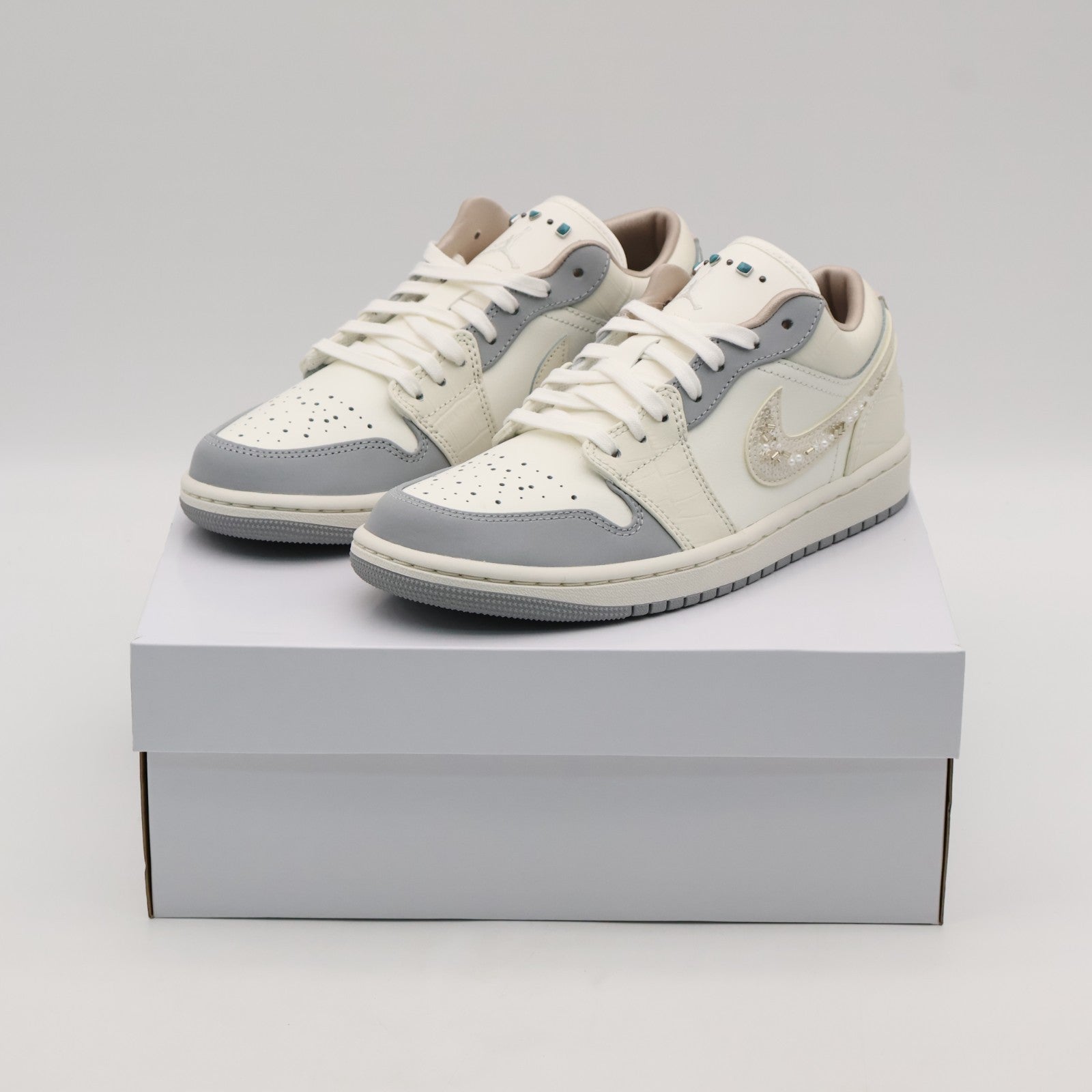 IH7323-100 Nike  Air Jordan 1 Low Turquoise Gemstones (Women's)