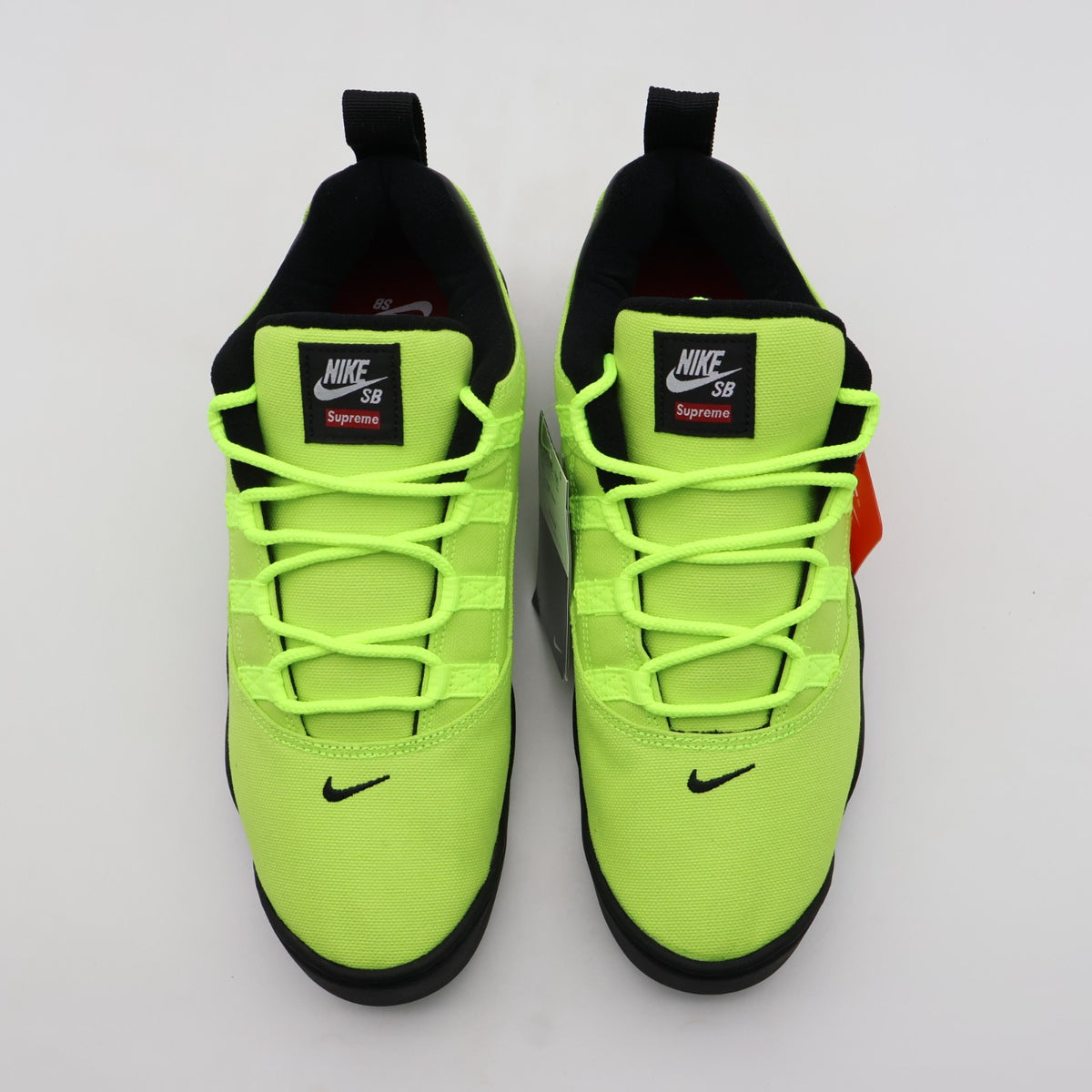 FQ3000-700 Supreme Nike SB Darwin Low Green Volt Black White Fluorescent (Men's)
