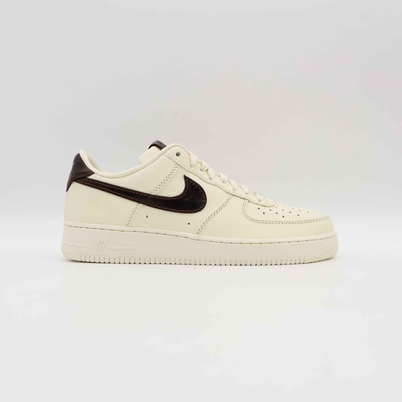 IH7332-001 Nike Air Force 1 Low Sail Brown (Men's)