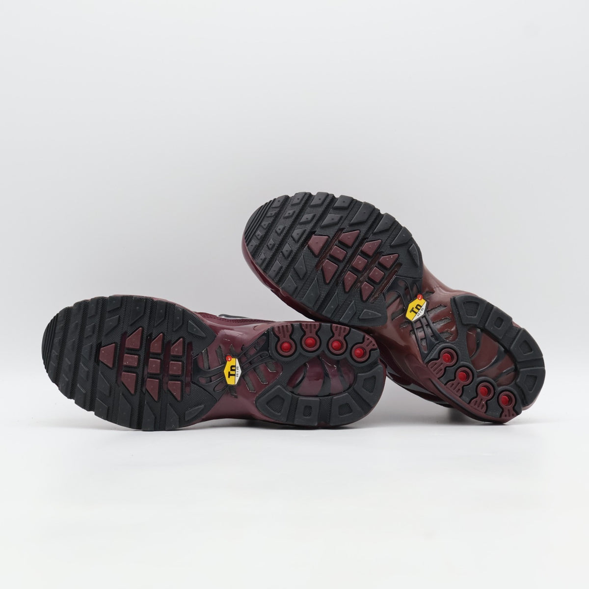 HJ9743-600 Nike Air Max Plus SE Night Maroon Dark Team Red Metallic (Women's)
