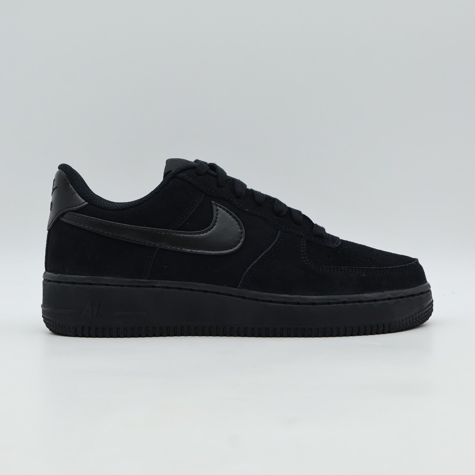IO4833-004 Nike Air Force 1 '07 Black (Women's)