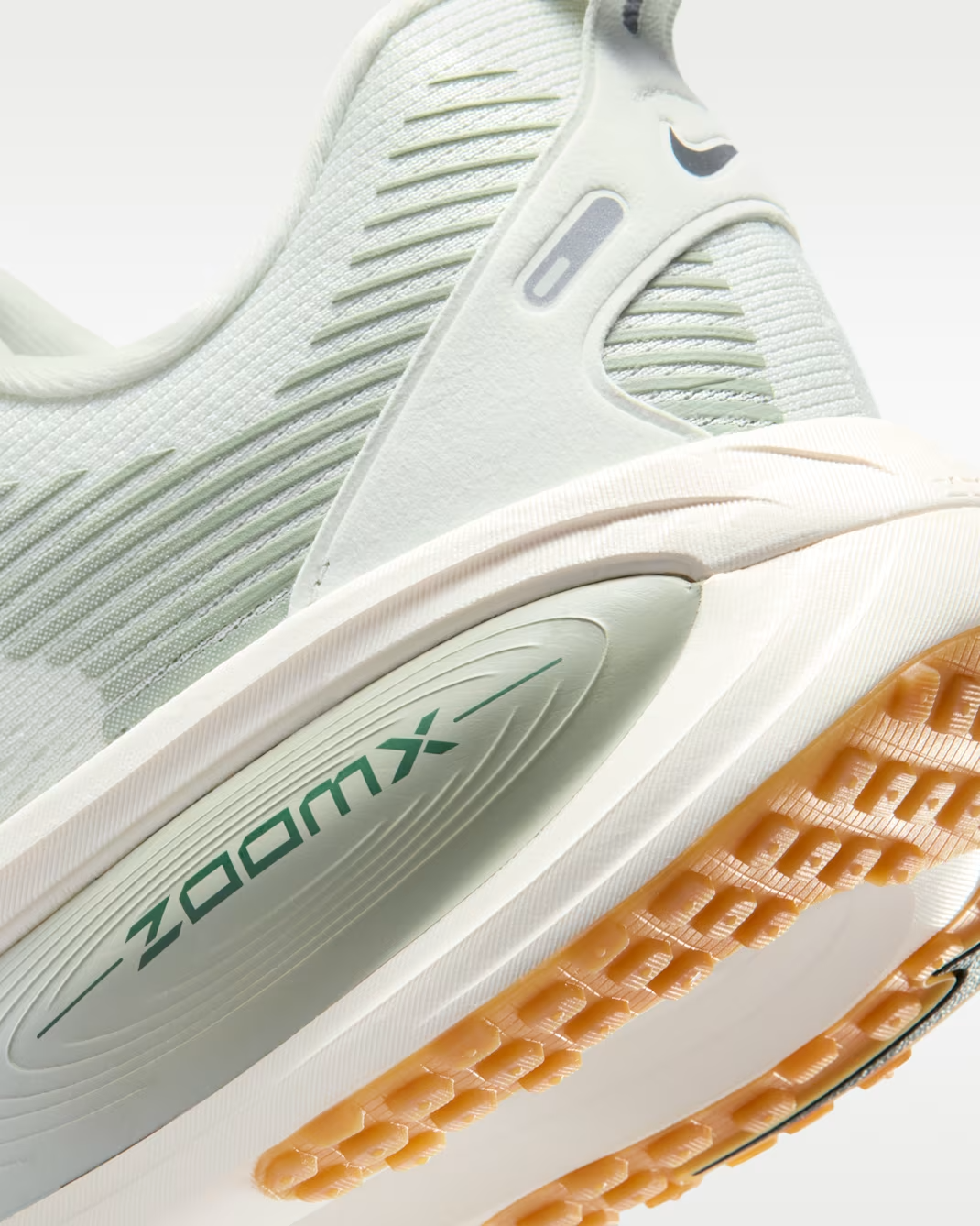 HM6803-020 Nike Vomero 18 "Spruce Aura/Jade Horizon"