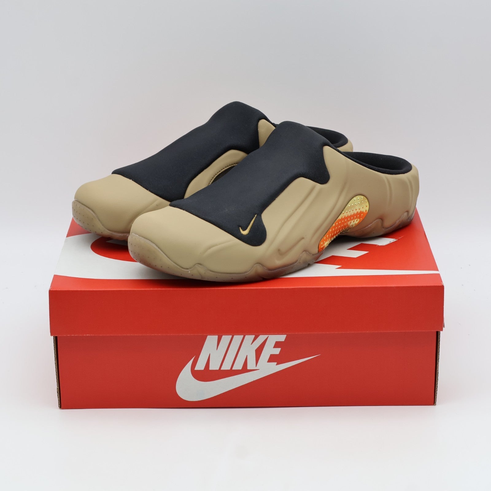 IR5920-297 Nike Clogposite "Parachute Beige" (Men's)