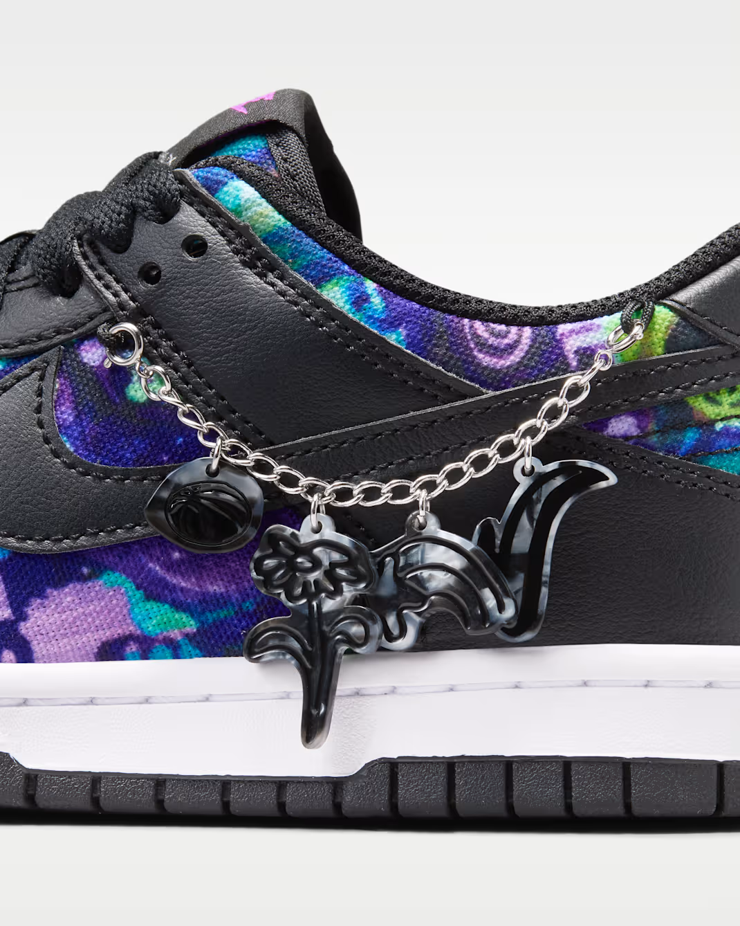 IO2102-900 Andrea Bergart Ã Nike GS Dunk Low "Multi Color"