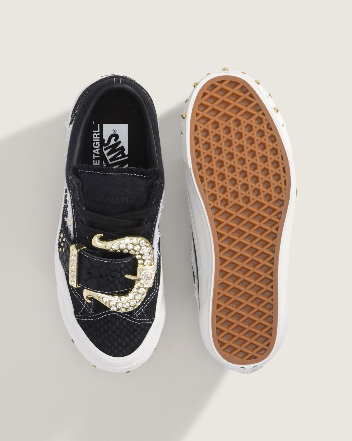 VN000ZAZHAB Metagirl Ã Vans Premium Old Skool 36 Black White (Men's)