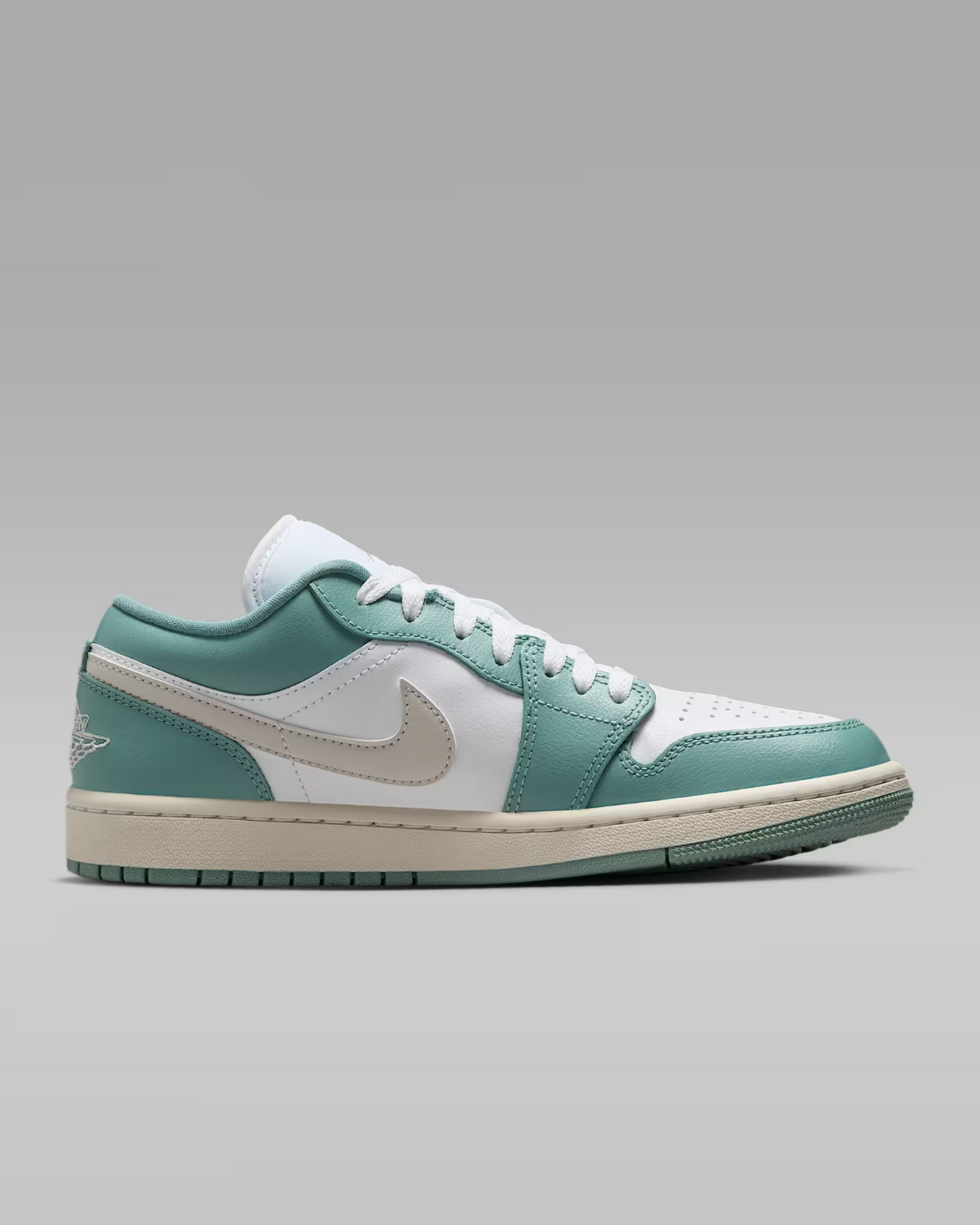 DC0774-138 Nike  Air Jordan 1 Low White Cannon (Women's)