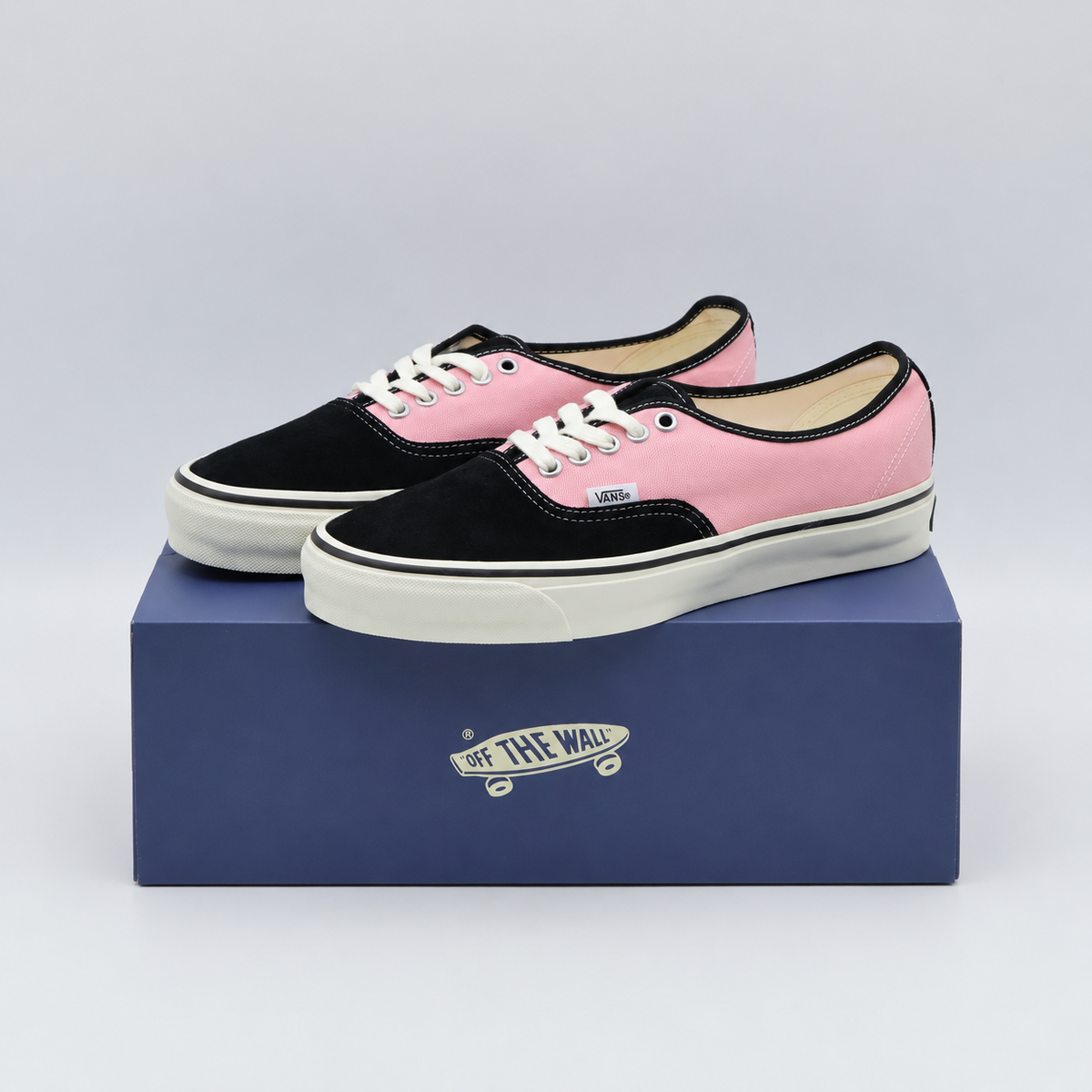 VN000D9ND3X Vans PREMIUM AUTHENTIC 44 ARCHIVE CORAL BLUSH (Men's)