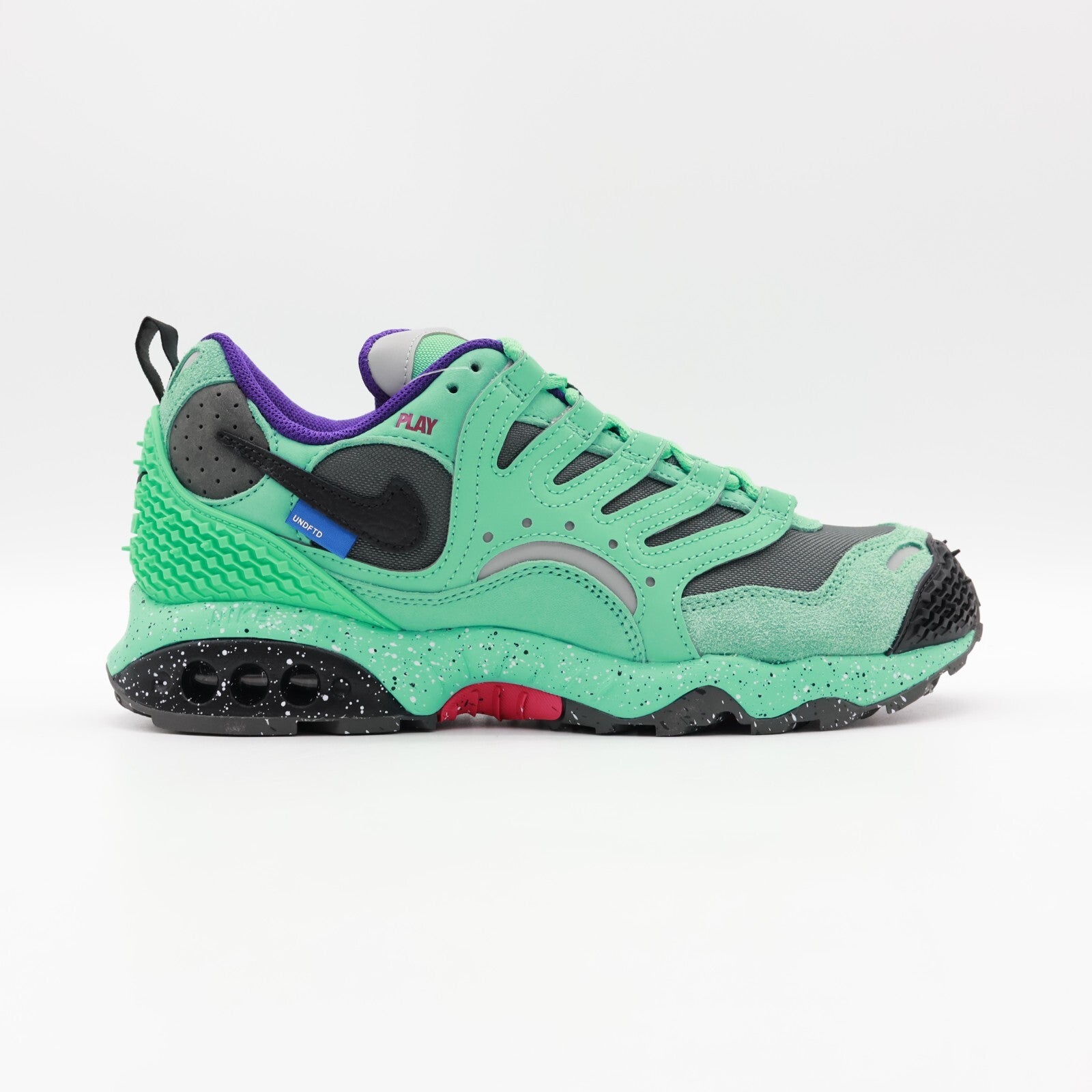 FN7546-301 UNDEFEATED Nike Air Terra Humara Light Menta (Men's)