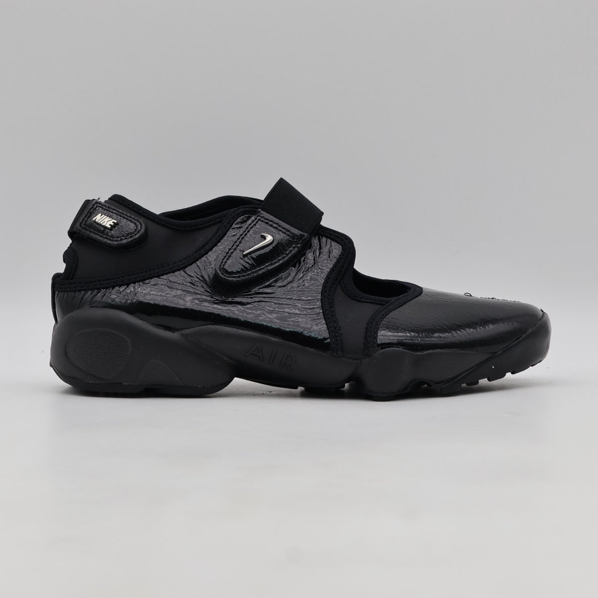 IB8954-001 Nike Air Rift Luxury Leather Black (Women's)