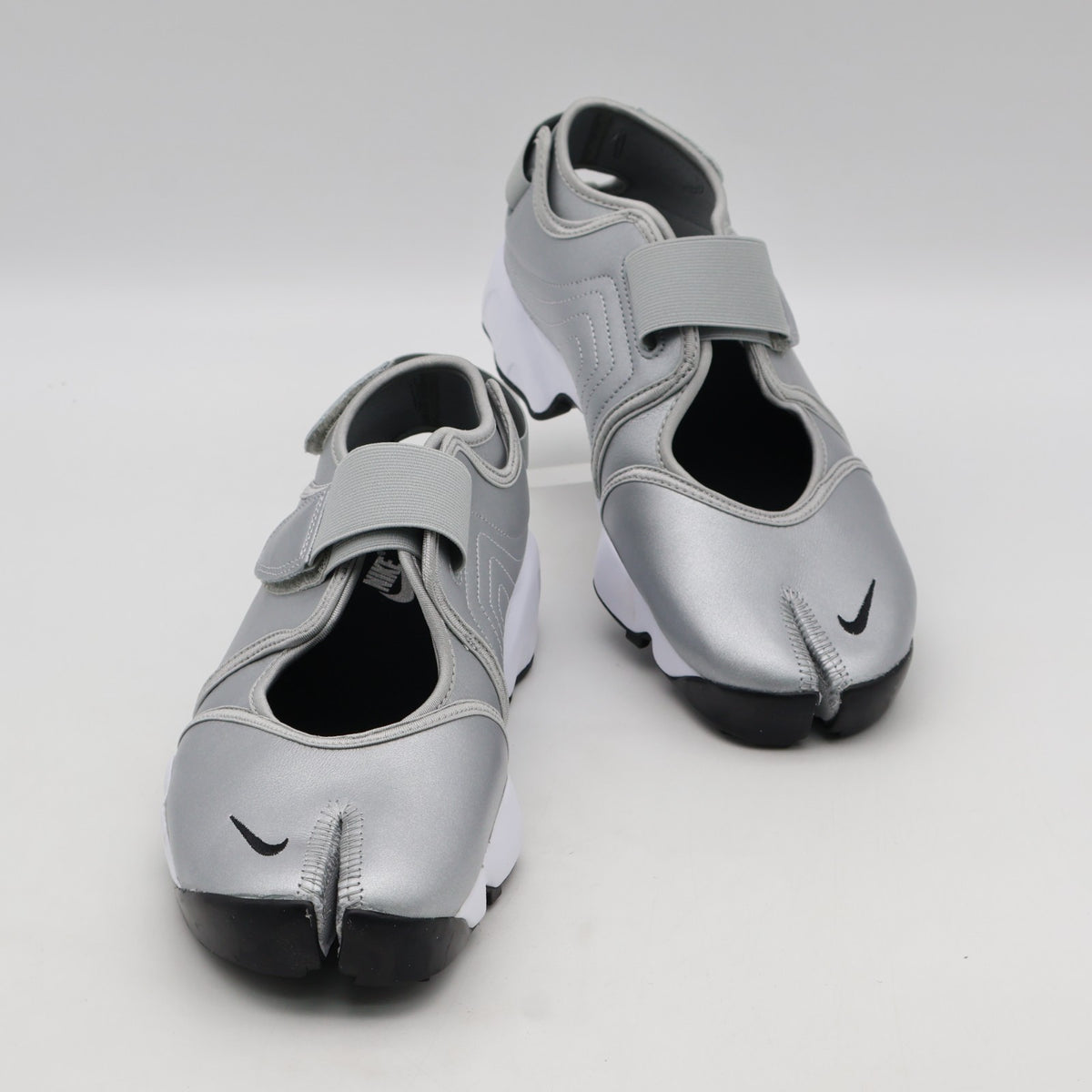 HM5737-003 Nike Air Rift Leather Metallic Silver (Women's)