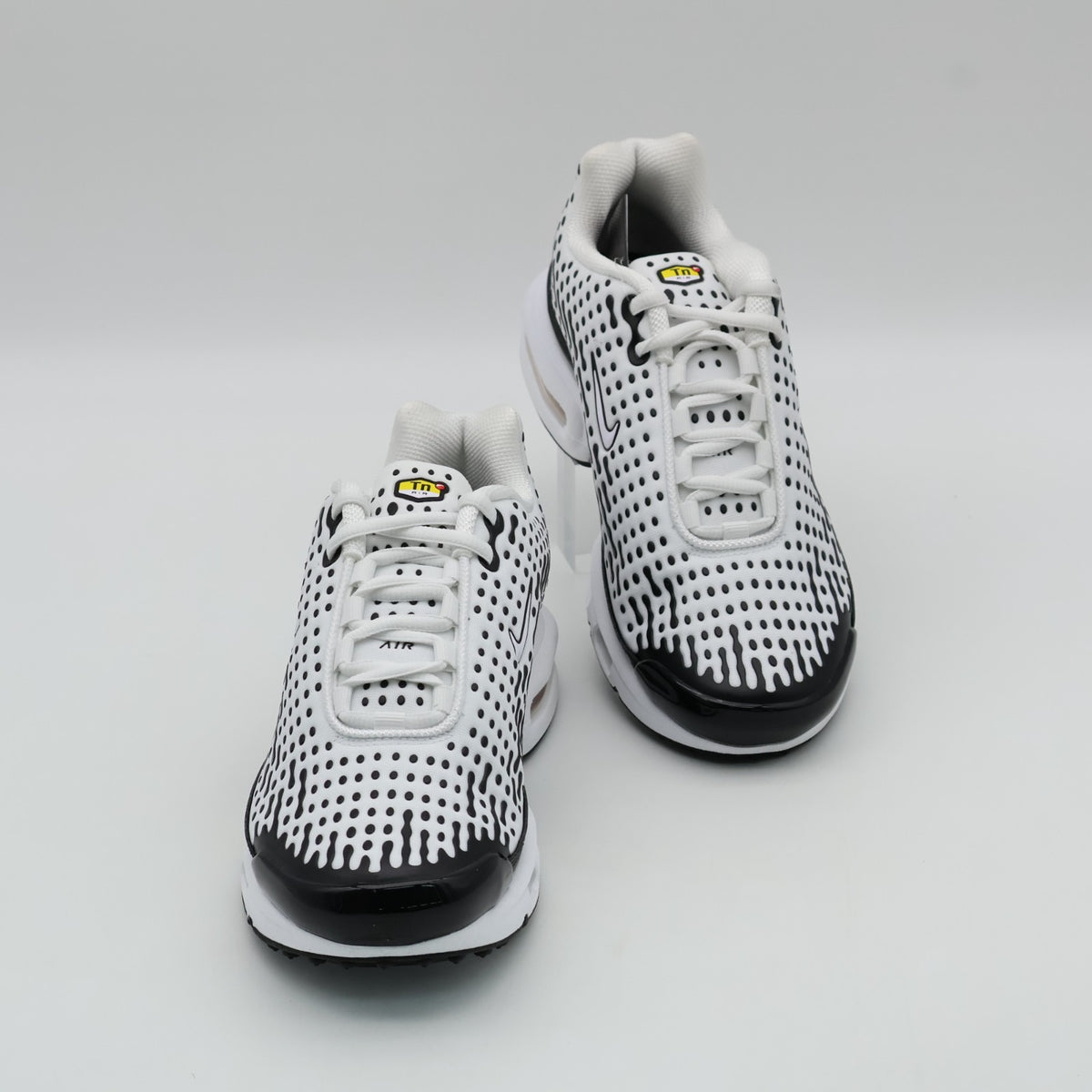 HQ2197-100 Nike Air Max Plus 7 White Black (Men's)