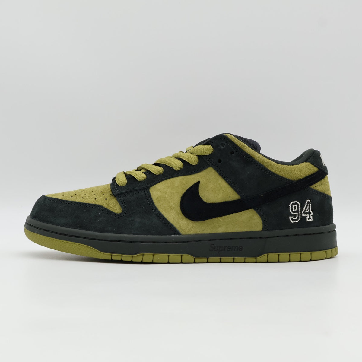 HQ8487-300 Supreme Nike SB Dunk Low Camper Green (Asia Exclusive) (Men's)