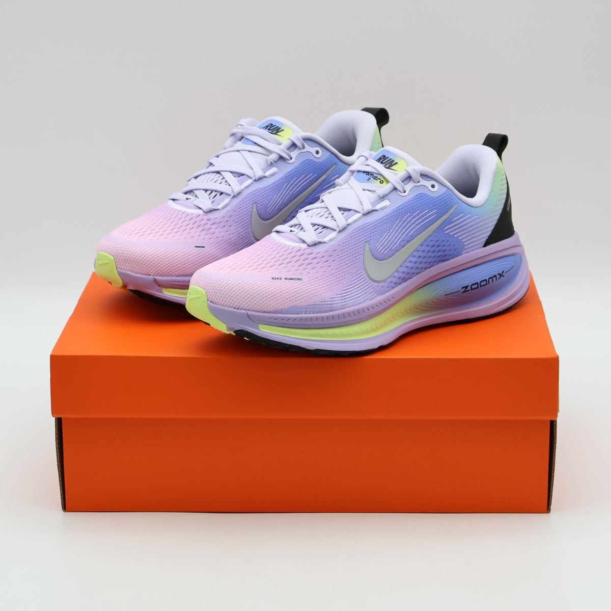 IB5169-500 Nike  Vomero 18 SE Amethyst Tint Hydrangeas Phantom Metallic(Women's)