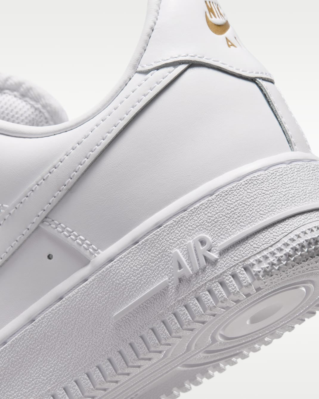 IO3124-100 Nike Air Force 1 Low '07 WhiteMetallic Gold (Women's))