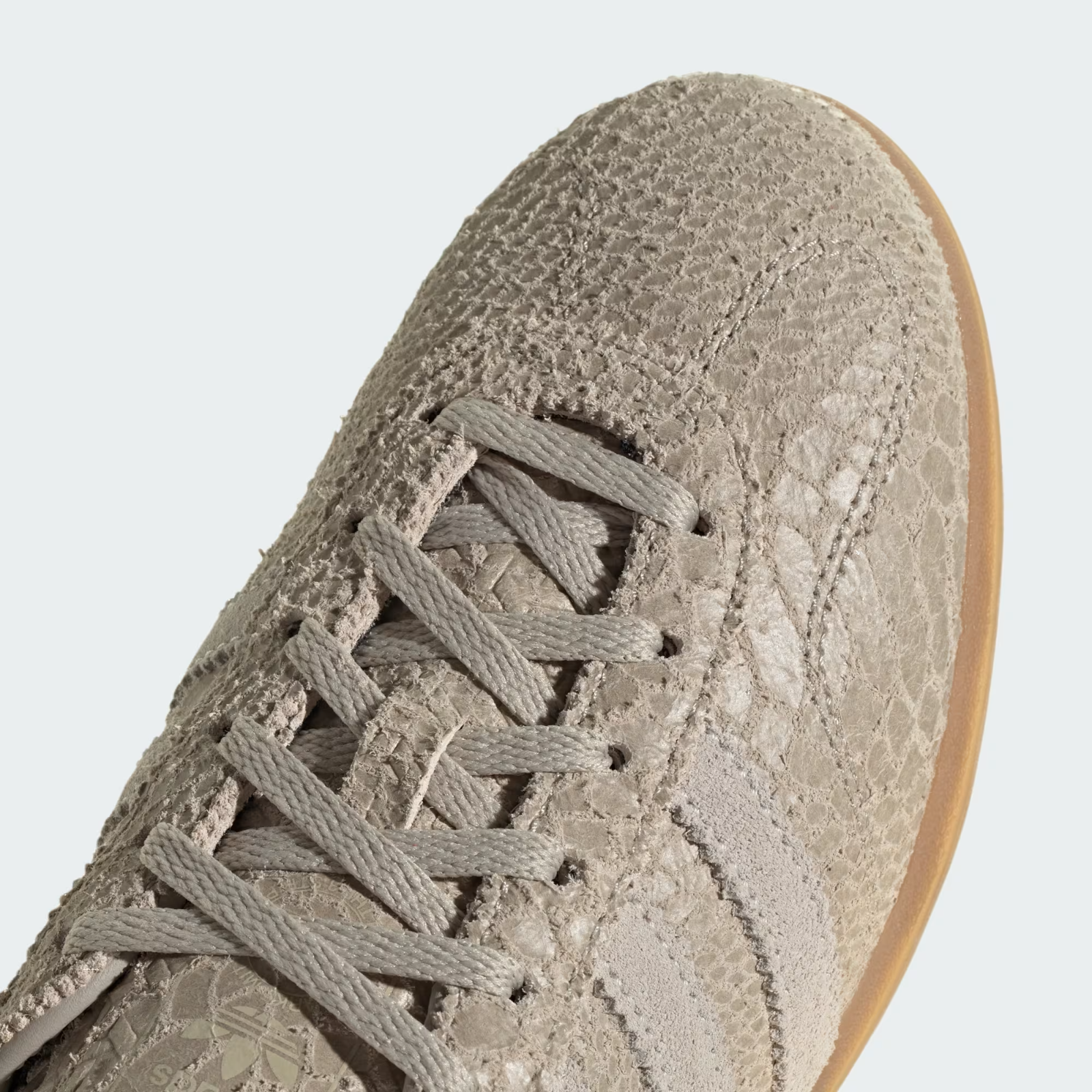 KI3579 adidas Gazelle Lo Pro Wonder Beige Alumina (Women's)