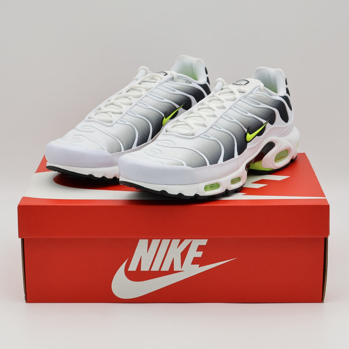 DM0032-103 Nike Air Max Plus Volt (Men's)
