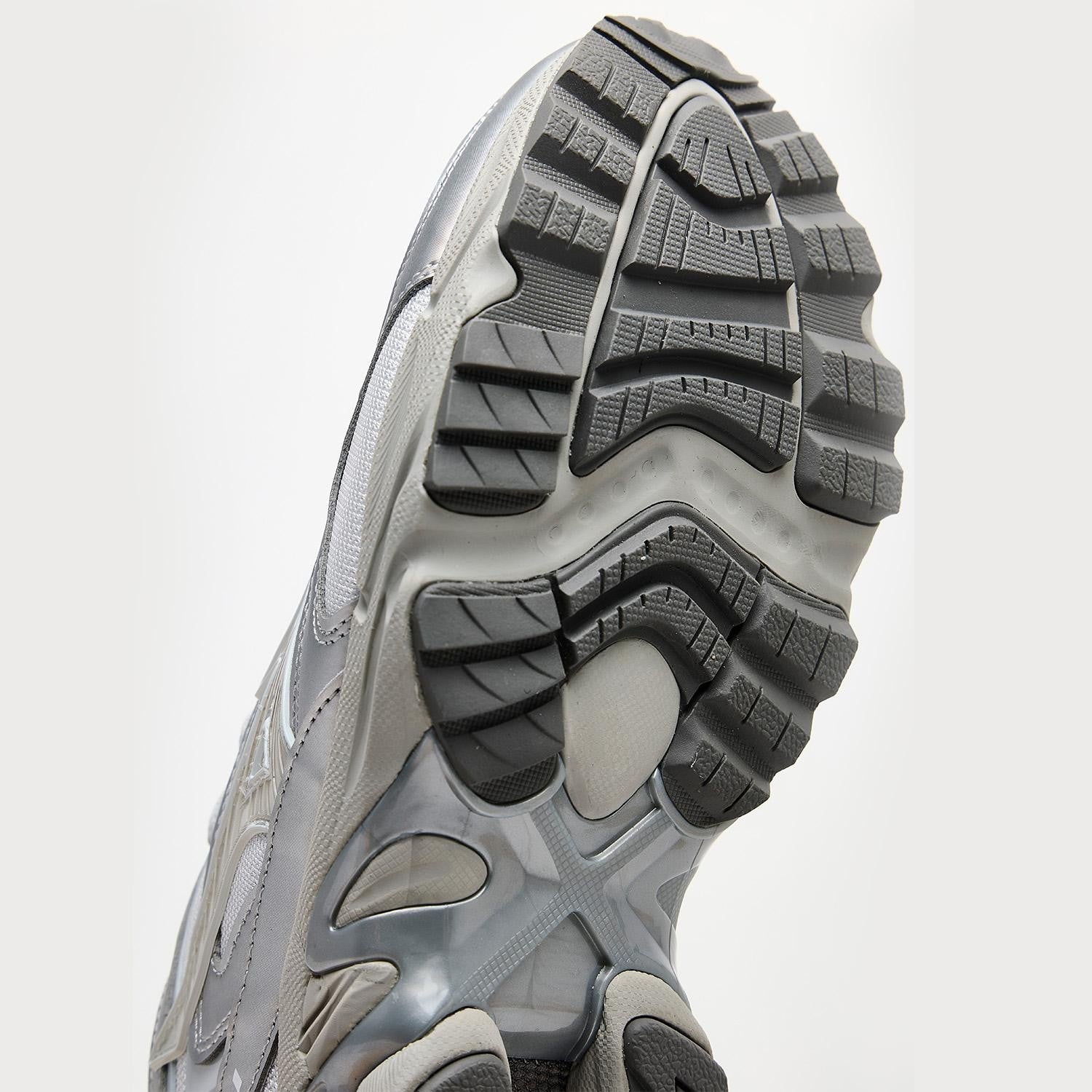 D1GA260C02 Mizuno Wave MG4 LS "Silver/White/Grey" (Men's)
