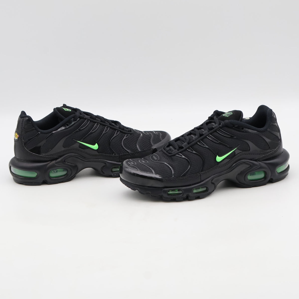 DM0032-024 Nike Air Max Plus Green Strike (Men's)