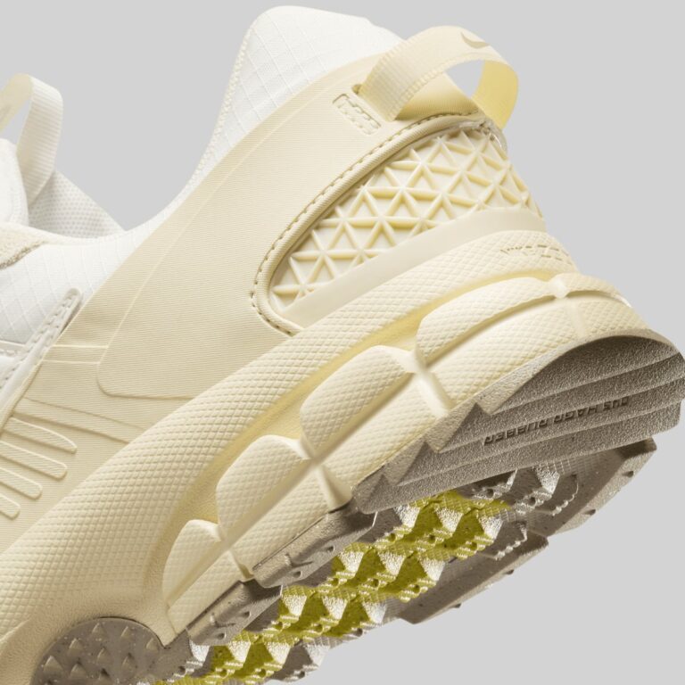 FV2295-101 Nike Zoom Vomero Roam Pale Ivory Light Khaki Khaki Pale Ivory (Men's)