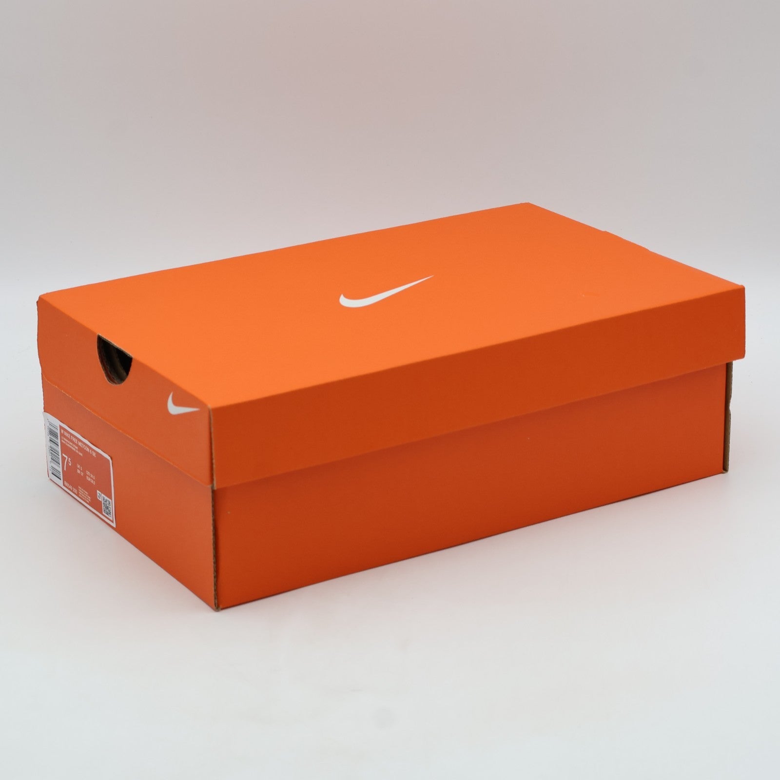 IB6549-200 Nike Free Metcon 6 SE Light Khaki Coconut Milk Metallic (Women's)