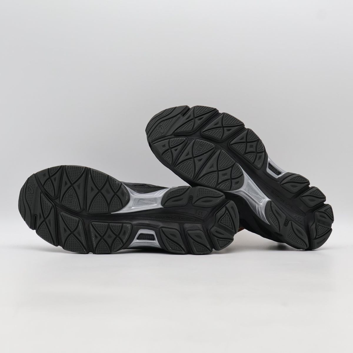 1203A735-001 asics GEL-NYC RGD Black Graphite Grey (Men's)