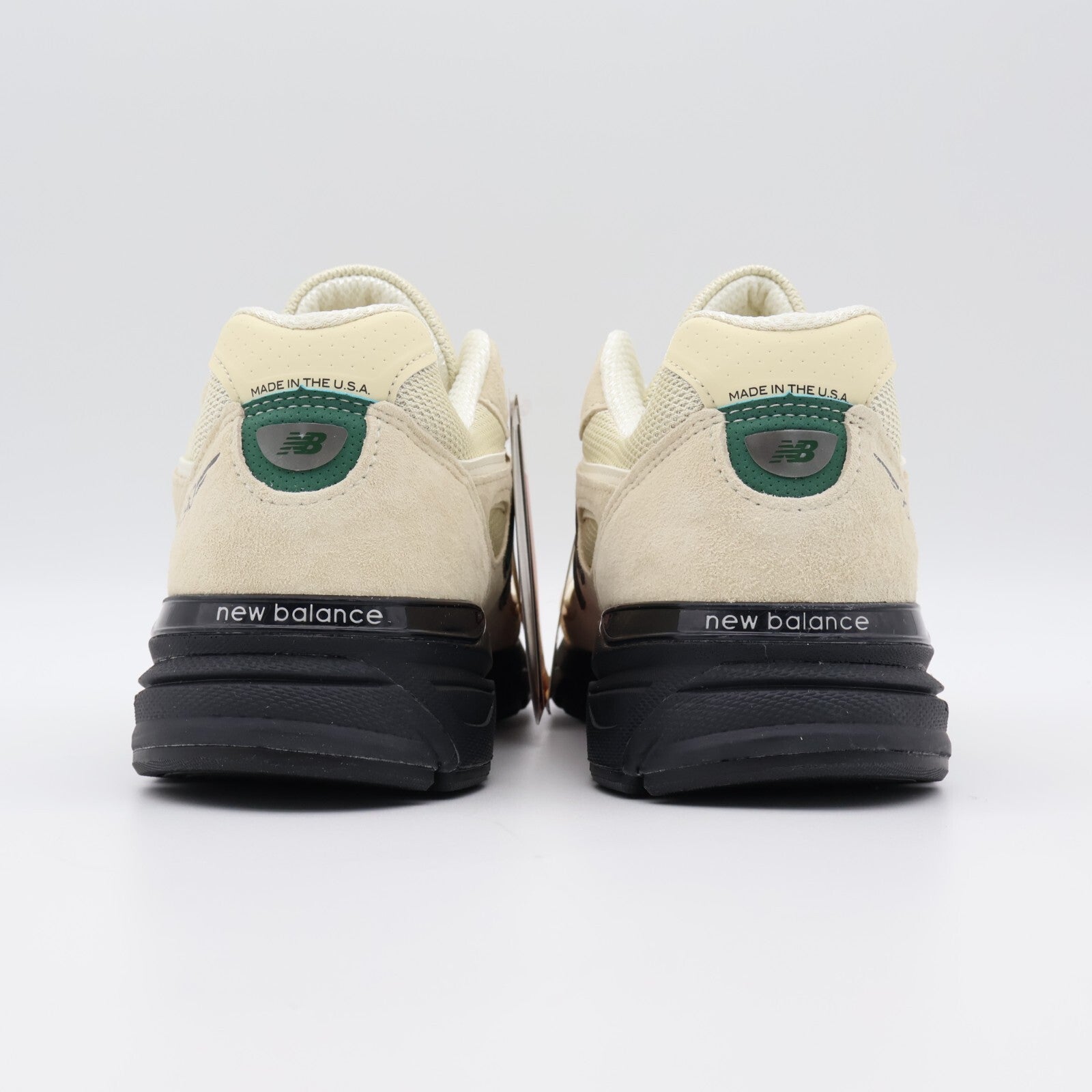 U990GB4 New Balance 990V4 Macadamia Nut (Men's)