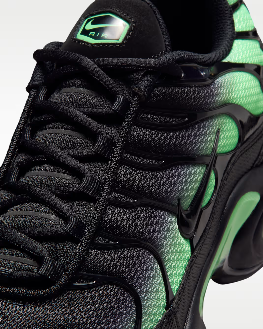 DM0032-043 Nike Air Max Plus "Illusion Green" (Men's)